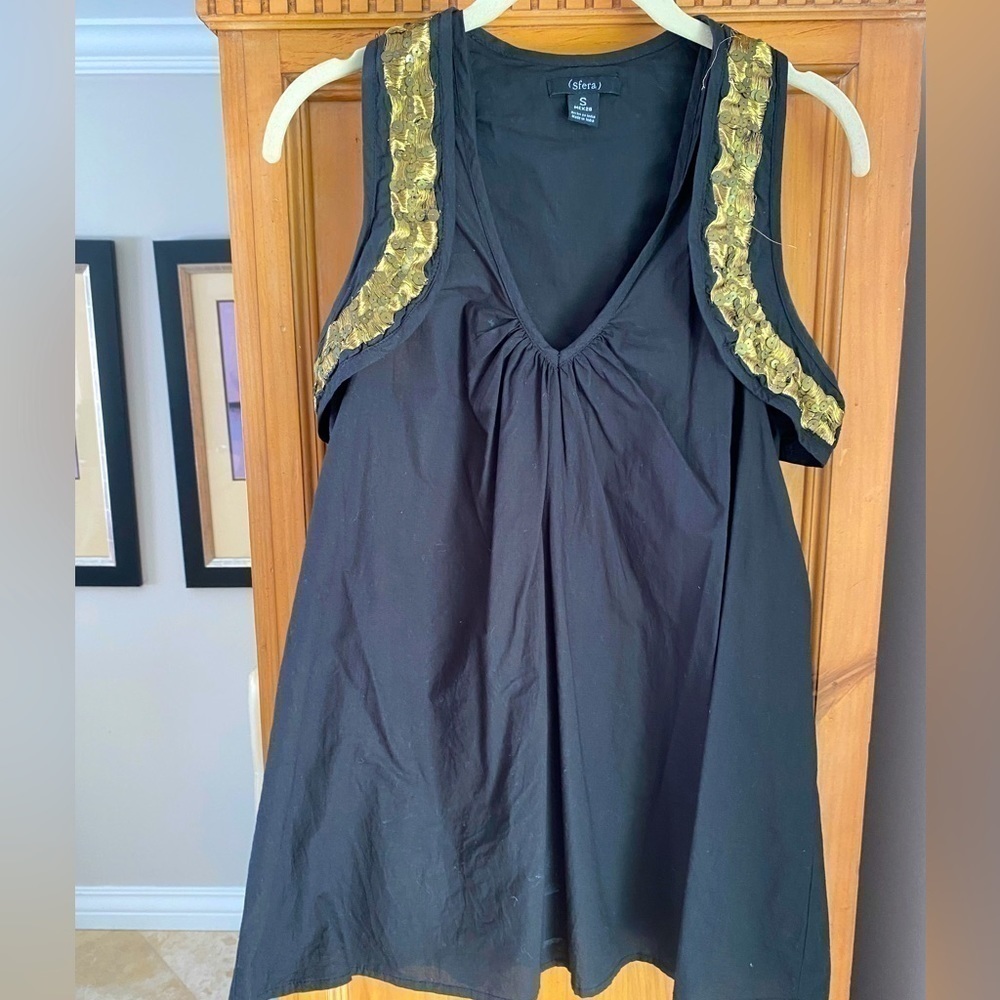 Sfera blk razorback blouse attached blk gold filigree sequin embellished vest S